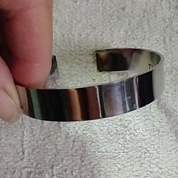 Silvertone cuff bracelet daughter in law - Picture 6 of 7